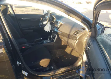 2017 Mitsubishi Lancer Es z USA, uszkodzony, nr VIN JA32U2FU7HU013754